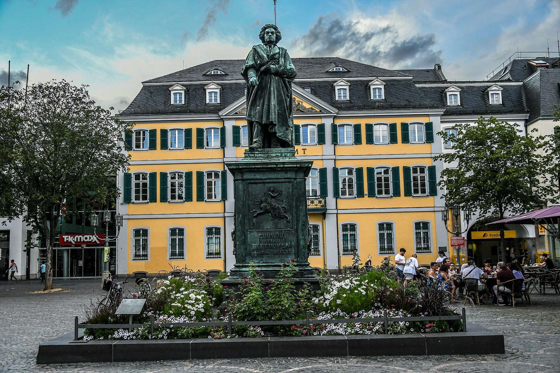 The Beethoven monument on Münsterplatz, Bonn